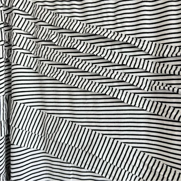 Soft Surroundings black white striped ruffle Rosemary pull on skirt size large - Picture 4 of 11